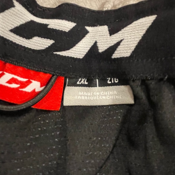 Owen Sound Attack CCM track pants - Picture 3 of 3